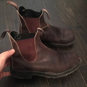 Brown Blundstone, Size 7.